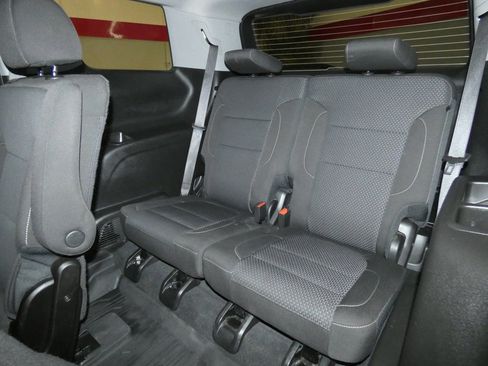 Used 2023 GMC Acadia SLE w/ Driver Convenience Package image 23