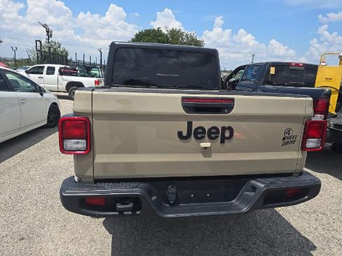 Used 2022 Jeep Gladiator Sport AWD/4WD image 7