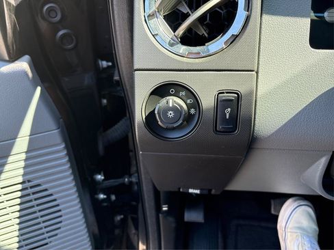 Used 2015 Ford F250 XLT w/ XLT Interior Package AWD/4WD image 20