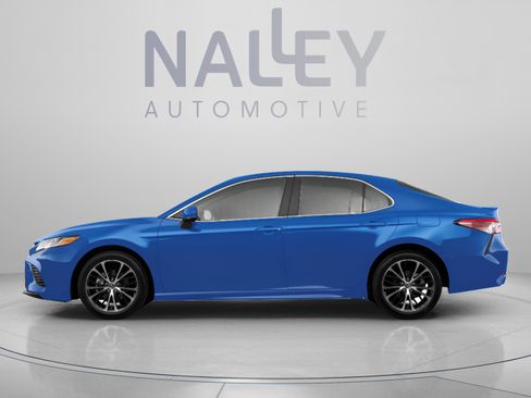 Used 2020 Toyota Camry SE FWD image 2