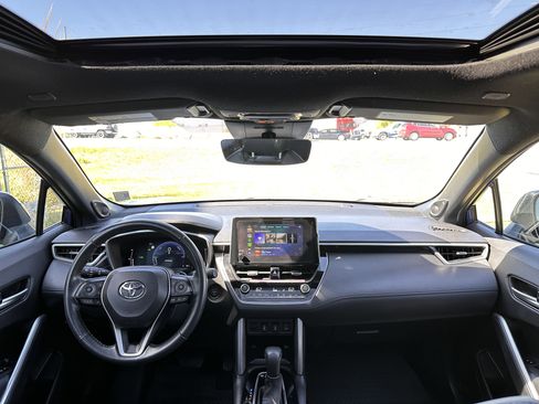 Used 2024 Toyota Corolla Cross AWD Hybrid w/ Convenience Package image 30