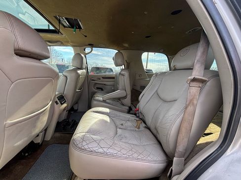 Used 2004 Cadillac Escalade AWD image 14