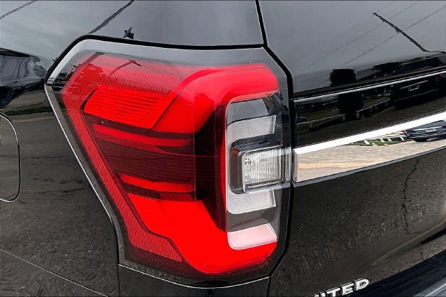 Used 2023 Ford Expedition Max Limited AWD/4WD image 31