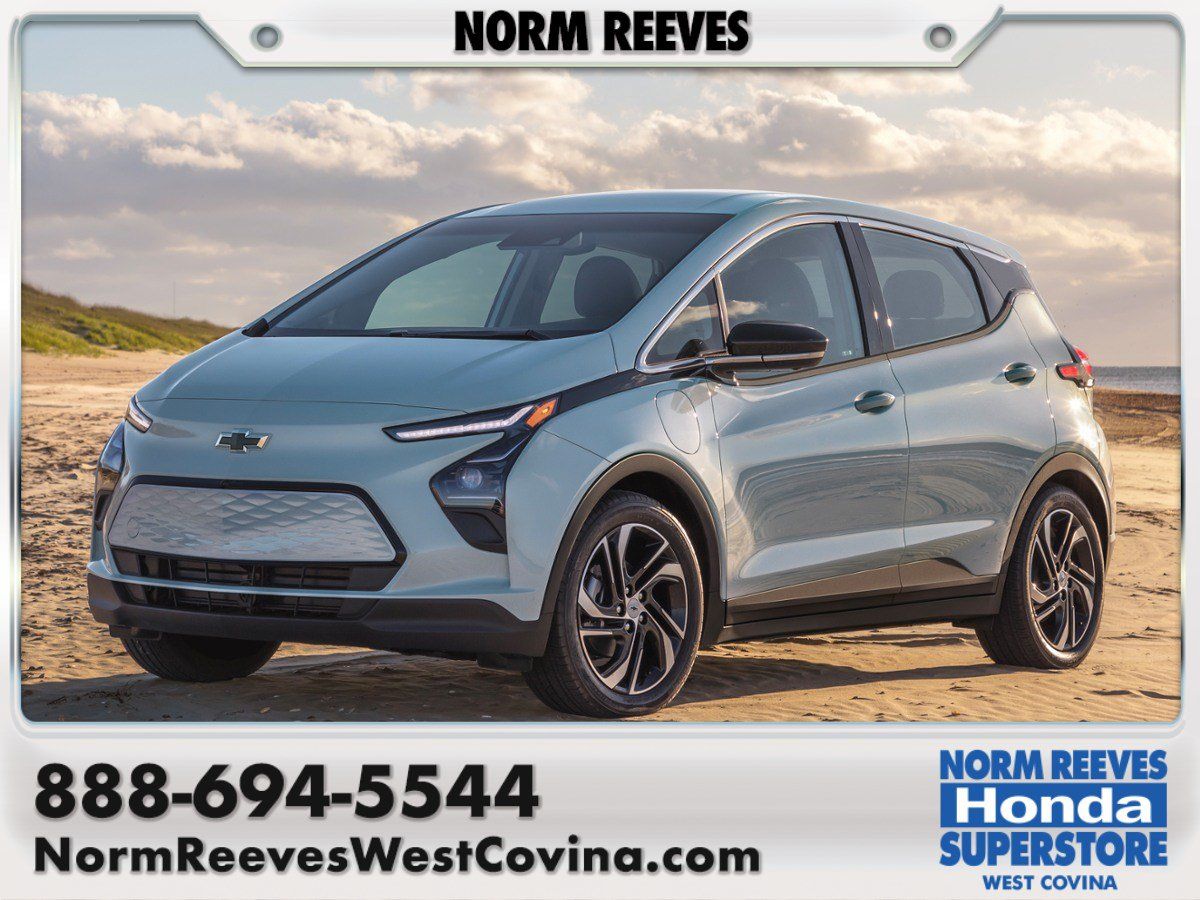Used 2022 Chevrolet Bolt LT FWD image 1