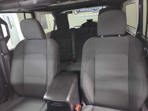 Used 2019 Jeep Wrangler Unlimited Sport S AWD/4WD image 5