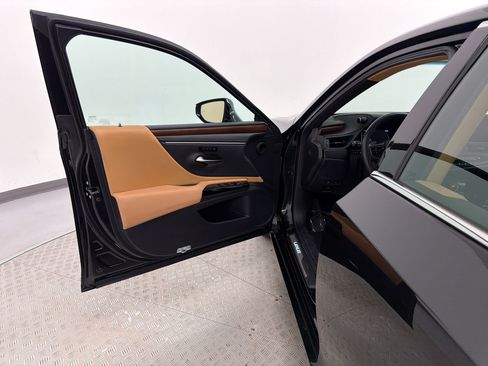 Certified 2025 Lexus ES 350 w/ Premium Package FWD image 31
