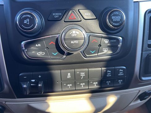 Used 2018 RAM 2500 Big Horn w/ Harvest Edition image 17