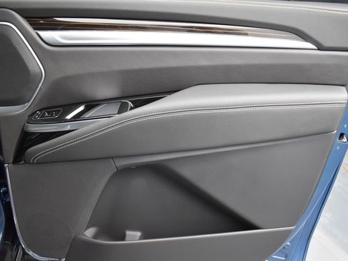 Certified 2026 Cadillac Escalade ESV Luxury w/ Touring Package image 33