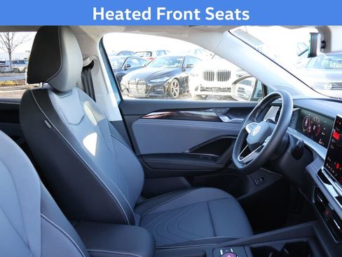 New 2026 Volkswagen Tiguan SE image 12