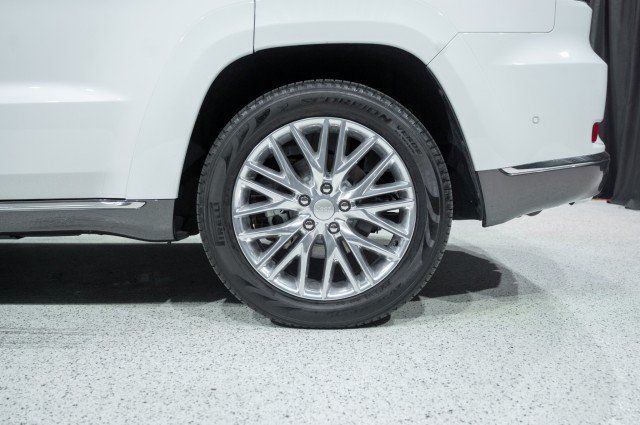 Used 2018 Jeep Grand Cherokee Summit AWD/4WD image 6