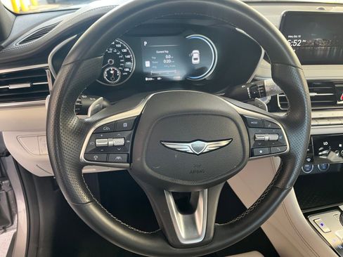 Used 2025 Genesis G70 2.5T image 28