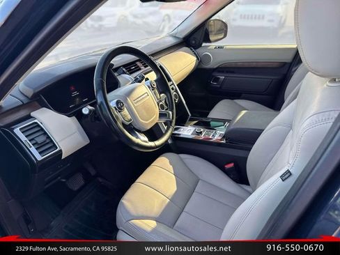 Used 2018 Land Rover Discovery HSE AWD/4WD image 13