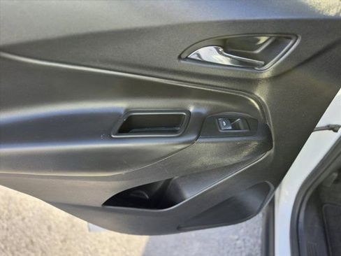 Used 2024 Chevrolet Equinox LT image 12