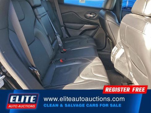 Used 2019 Jeep Cherokee Limited image 19