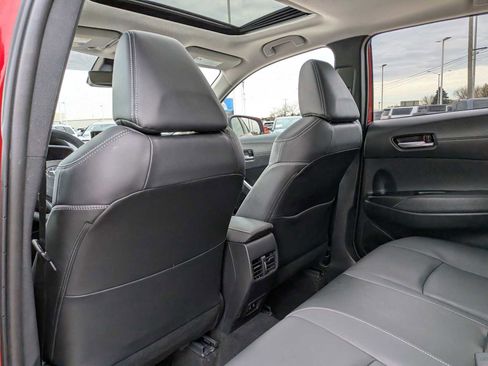 Used 2022 Toyota Corolla Cross XLE image 17