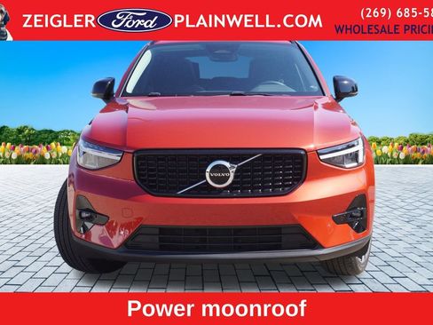Used 2023 Volvo XC40 B5 Plus w/ Protection Package Premier image 8