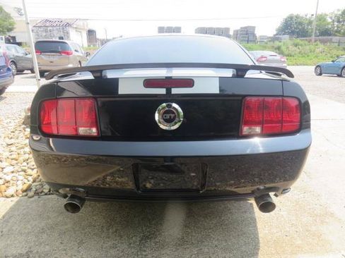 Used 2006 Ford Mustang GT RWD image 6