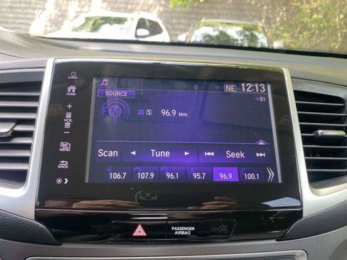 Used 2017 Honda Pilot EX image 16