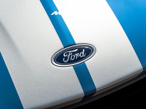 Used 2019 Ford GT RWD image 22