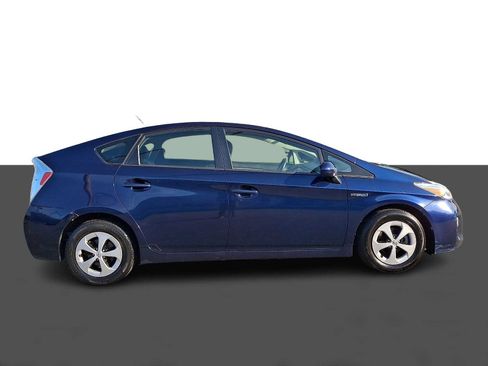 Used 2014 Toyota Prius Four FWD image 7