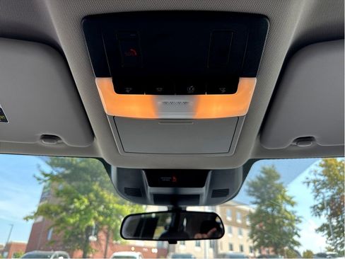 Used 2024 Nissan Rogue SV image 23