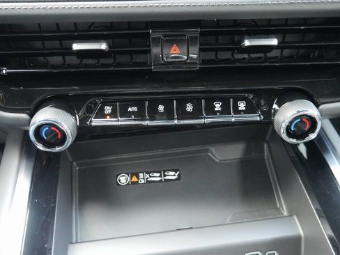 New 2026 Chevrolet Tahoe LT image 18