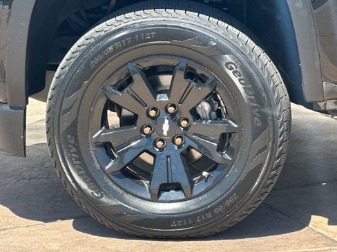 Used 2016 Chevrolet Colorado Z71 w/ Z71 Midnight Edition AWD/4WD image 31