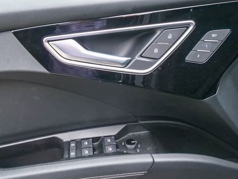 Used 2023 Audi Q4 e-tron Premium Plus w/ Premium Plus image 19