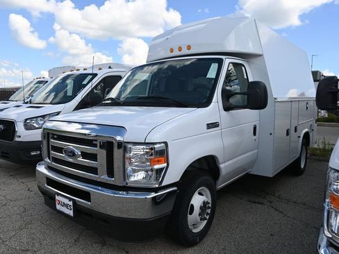 New 2025 Ford E-350 and Econoline 350 Super Duty w/ Power Equipment Group RWD image 7