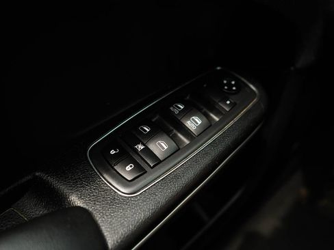 Used 2020 Dodge Charger SXT w/ Leather Interior Group RWD image 31
