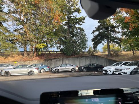 Used 2025 Volkswagen Jetta SE image 18