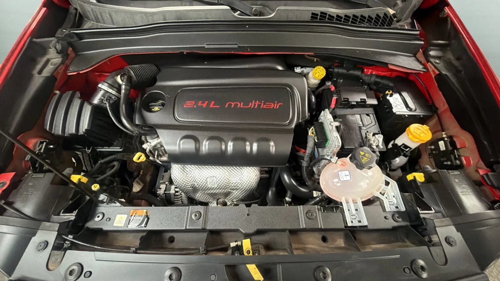 Used 2015 Jeep Renegade Latitude w/ Popular Equipment Group FWD image 23