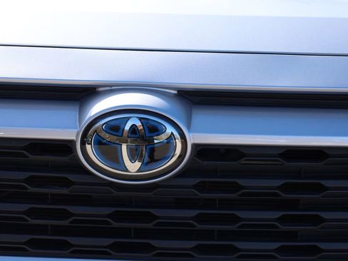 Used 2024 Toyota RAV4 LE image 17