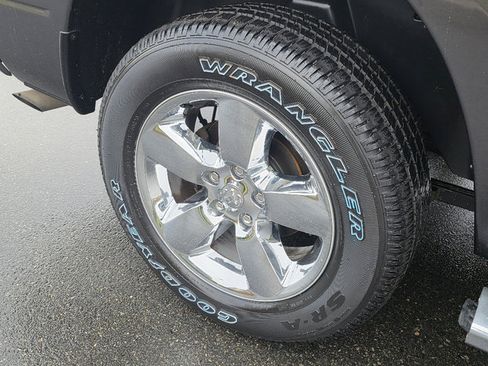 Used 2019 RAM 1500 Express w/ Express Value Package image 24