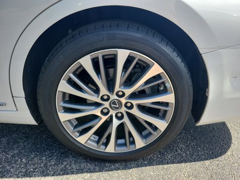 Used 2021 Lexus ES 300h w/ Premium Package image 28