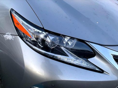 Used 2016 Lexus ES 350 w/ Navigation System Package image 31