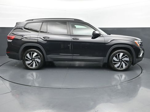 Used 2025 Volkswagen Atlas SE AWD/4WD image 6