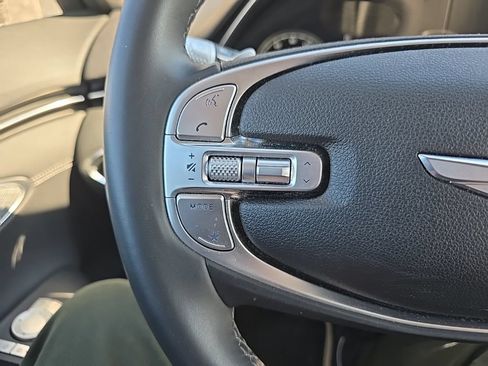 Used 2025 Genesis GV70 2.5T AWD/4WD image 17
