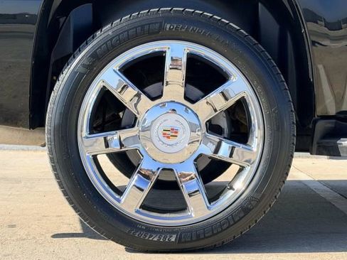 Used 2012 Cadillac Escalade Luxury image 57