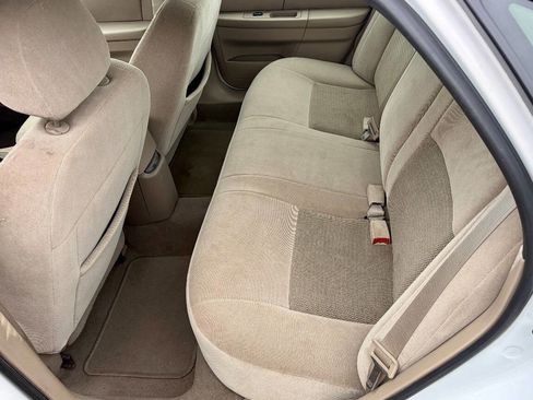 Used 2007 Ford Taurus SE image 8