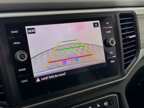 Used 2021 Volkswagen Atlas Cross Sport SE image 17