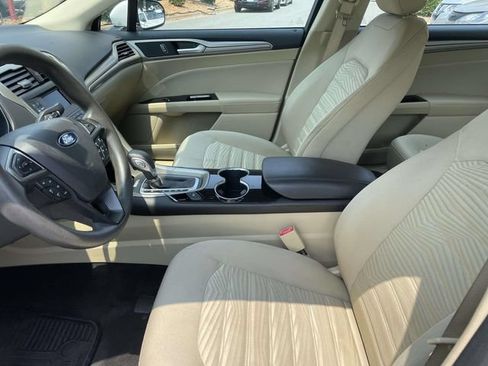 Used 2016 Ford Fusion SE FWD image 19