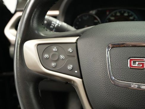 Used 2019 GMC Acadia Denali image 34