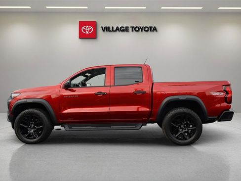 Used 2024 Chevrolet Colorado Trail Boss w/ Technology Package image 2