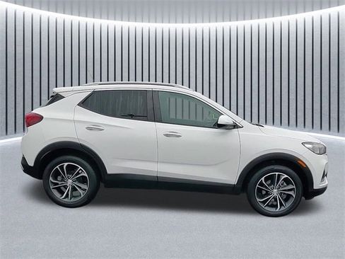 Used 2022 Buick Encore GX Select image 2