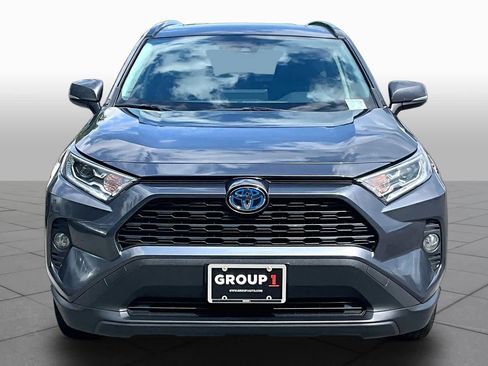 Used 2019 Toyota RAV4 XLE w/ Convenience Package AWD/4WD image 4