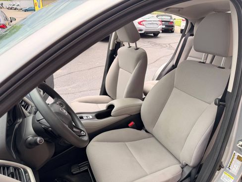 Used 2016 Honda HR-V EX image 10