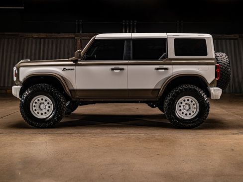 Used 2026 Ford Bronco Heritage Edition AWD/4WD image 6