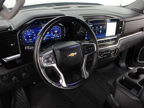 Used 2024 Chevrolet Silverado 1500 LT AWD/4WD image 9