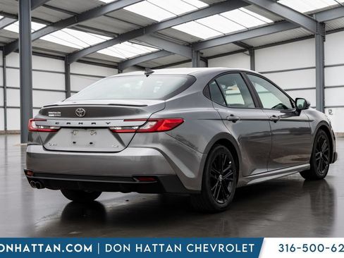 Used 2025 Toyota Camry SE FWD image 20